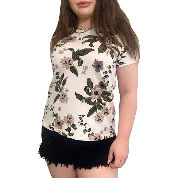 ❌ SOLD ❌ Croft & Barrow Soft Floral Plant Tee Short Sleeve Crew Tshirt Sz Small - Picture 5 of 9
